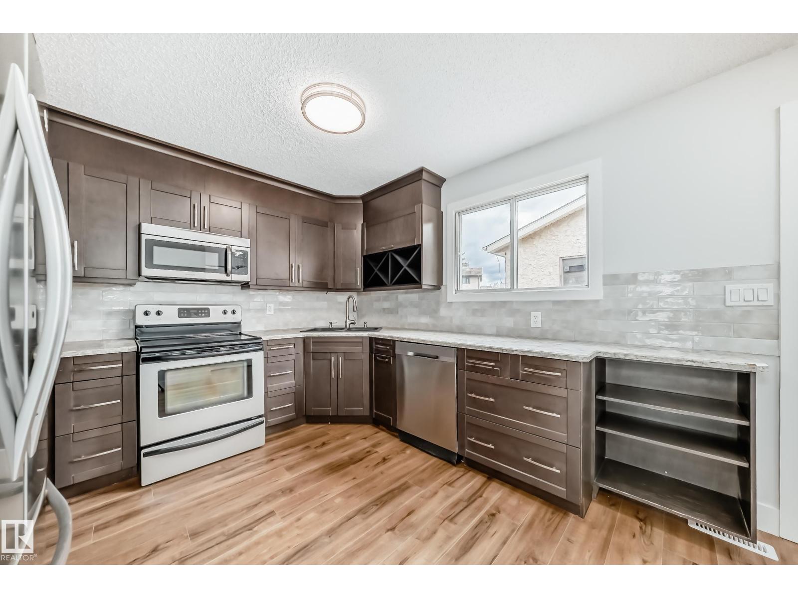 3510 41B AV NW - 8