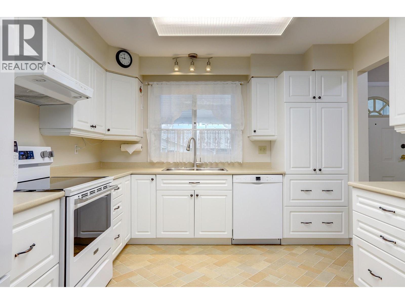 #8 3900 27 Avenue Lot# 17 - 11