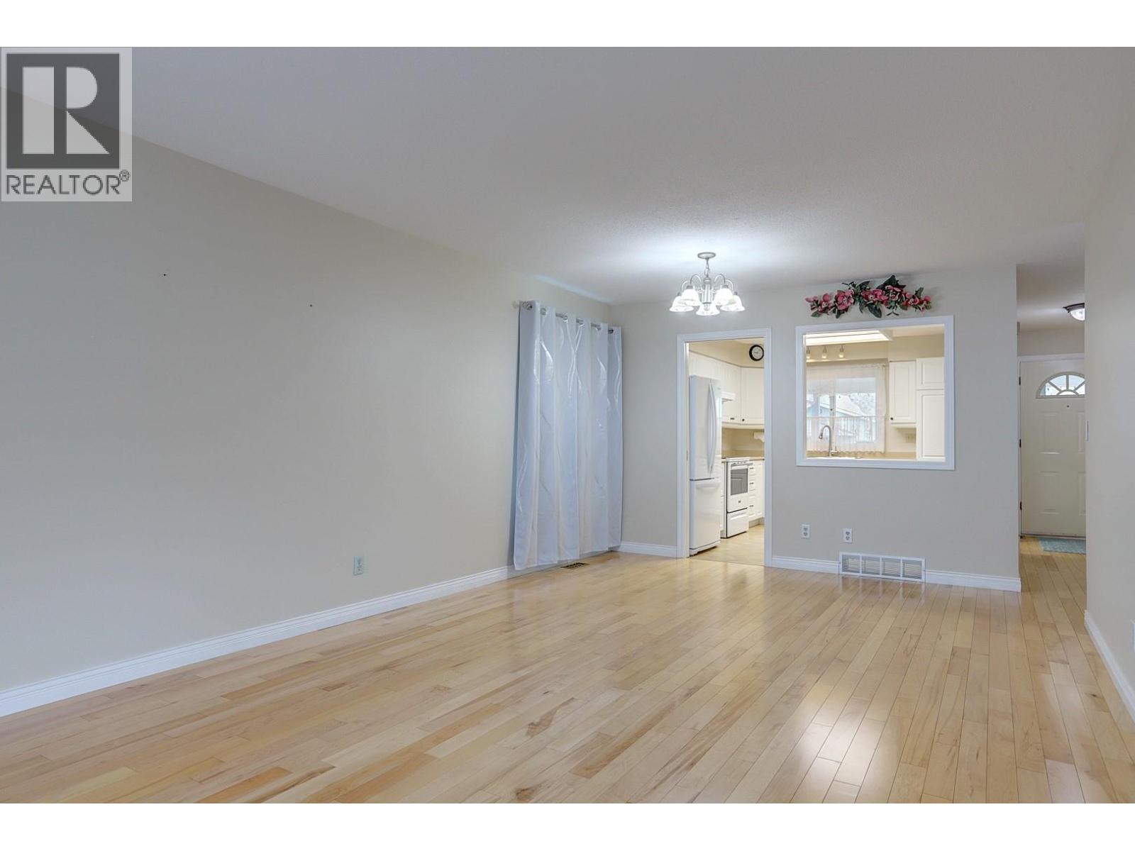 #8 3900 27 Avenue Lot# 17 - 20