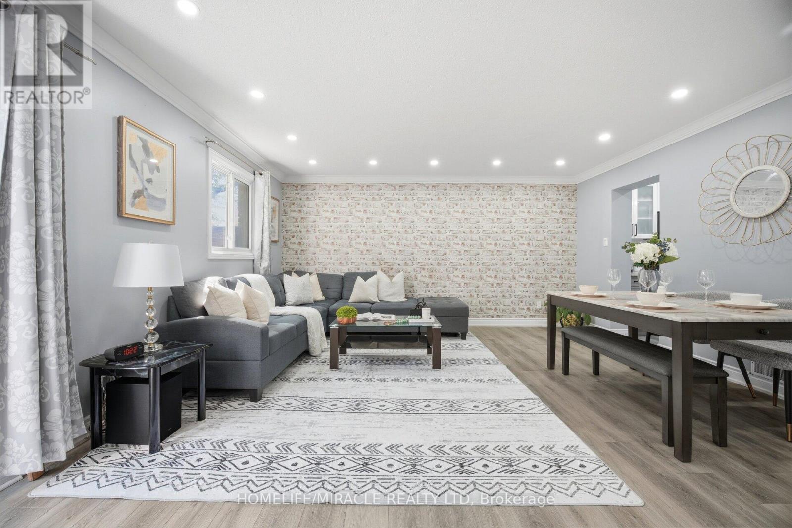 #16 57 HANSEN ROAD N - 12