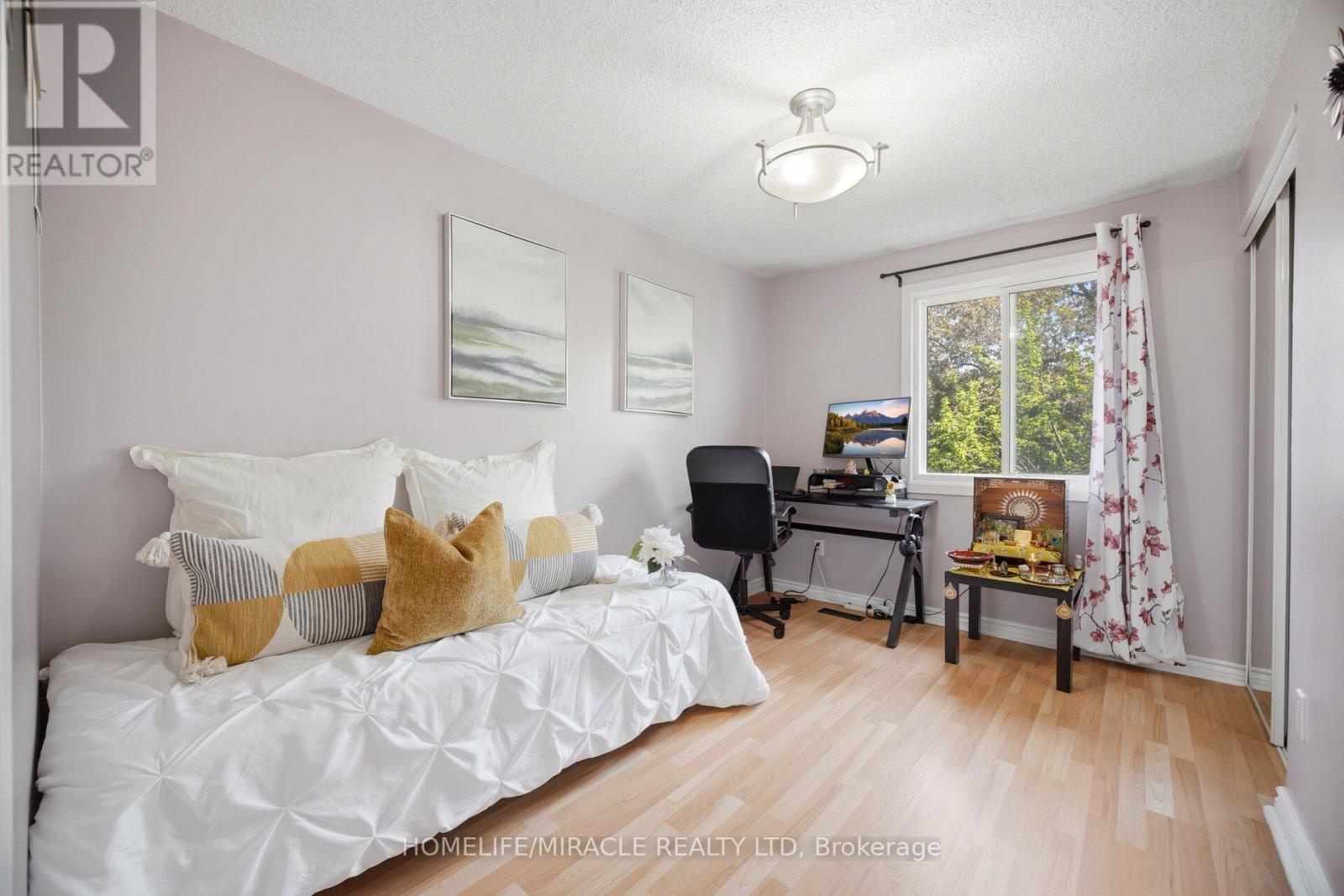 #16 57 HANSEN ROAD N - 25