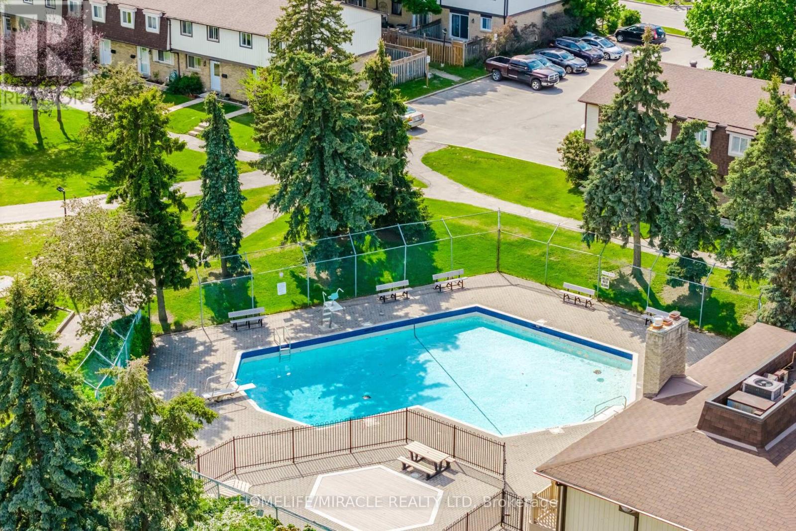 #16 57 HANSEN ROAD N - 39