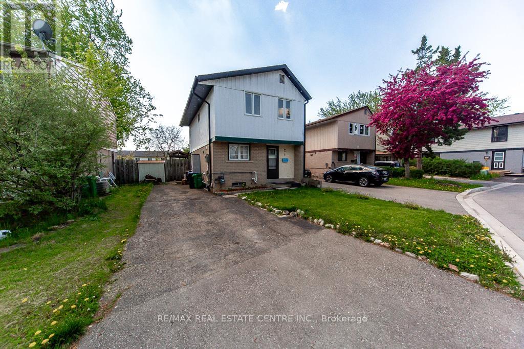 12 GREENHILLS SQUARE - 2