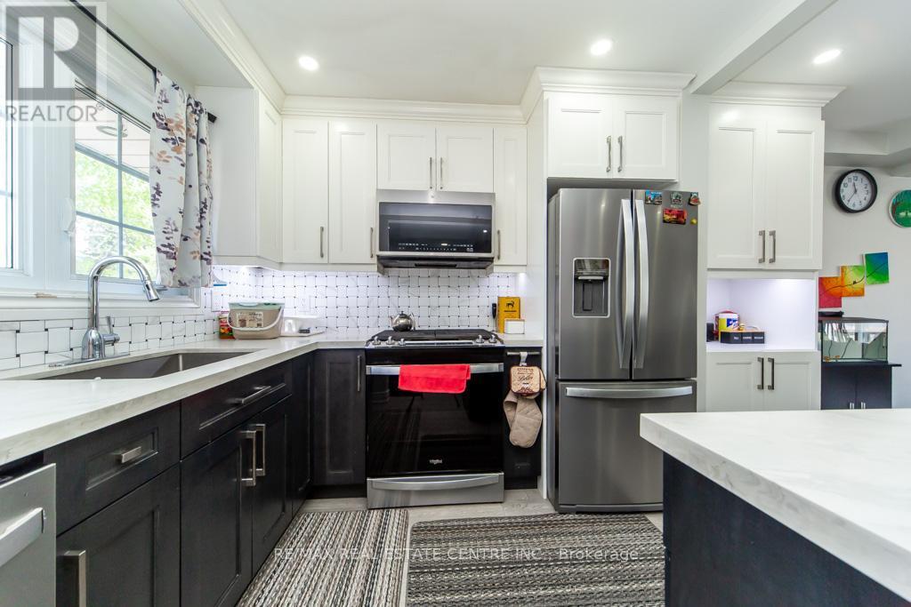 12 GREENHILLS SQUARE - 21