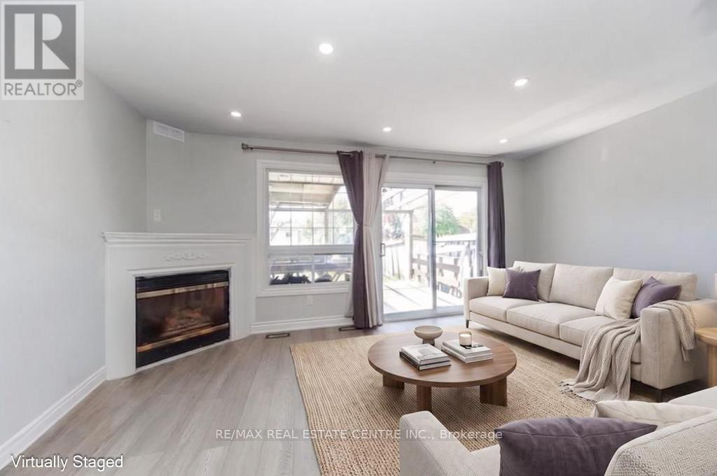 12 GREENHILLS SQUARE - 7