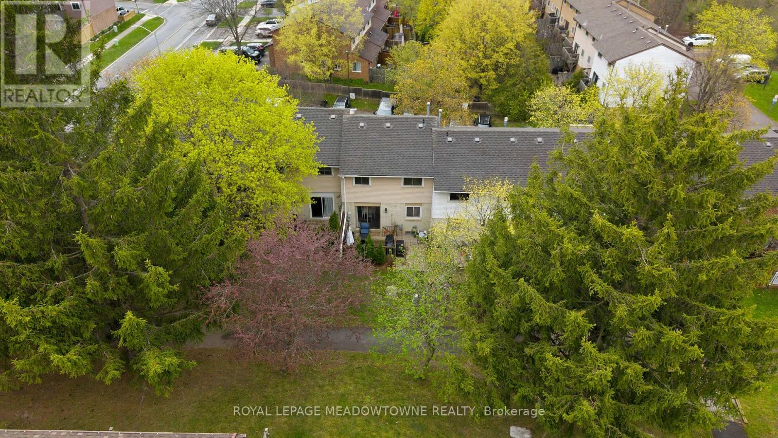 8 LYNDEN CIRCLE