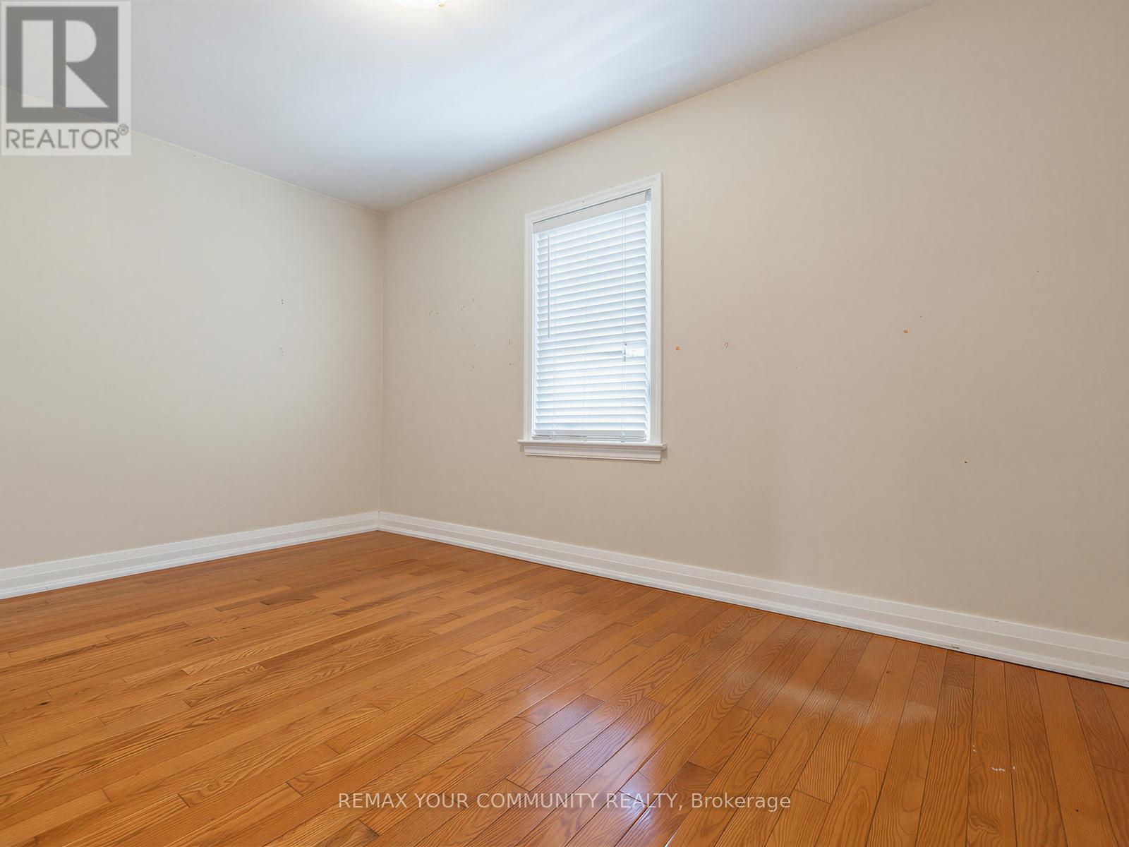 9 LETCHWORTH CRESCENT - 19