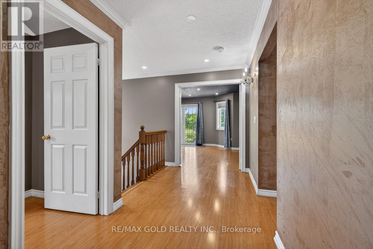 61 WHITWELL DRIVE - 23