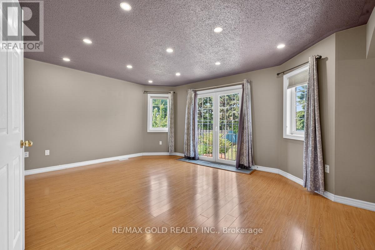 61 WHITWELL DRIVE - 25