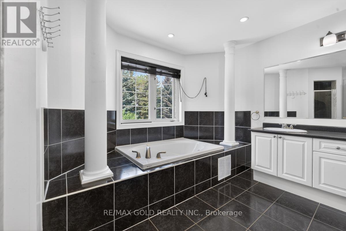 61 WHITWELL DRIVE - 27