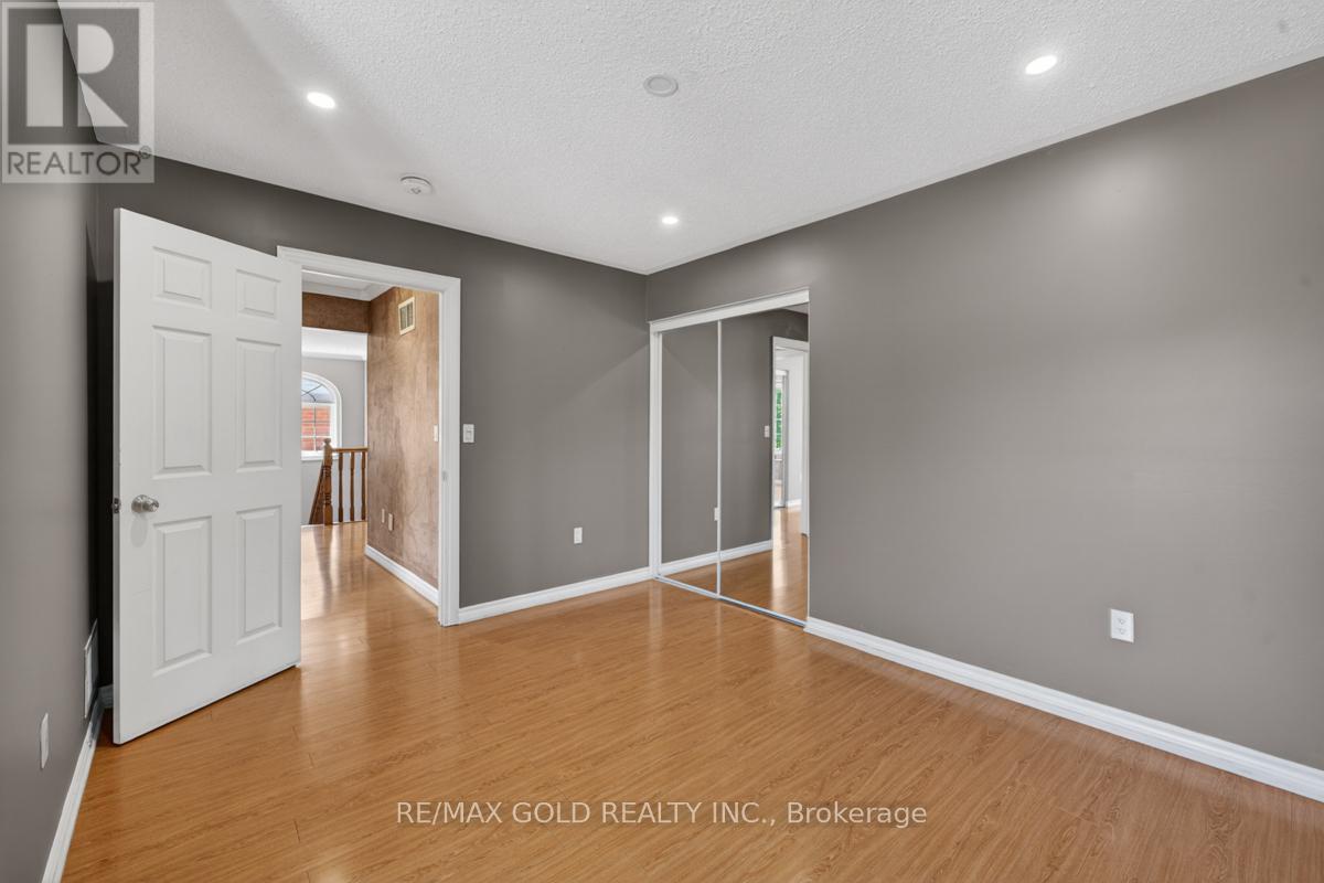 61 WHITWELL DRIVE - 34