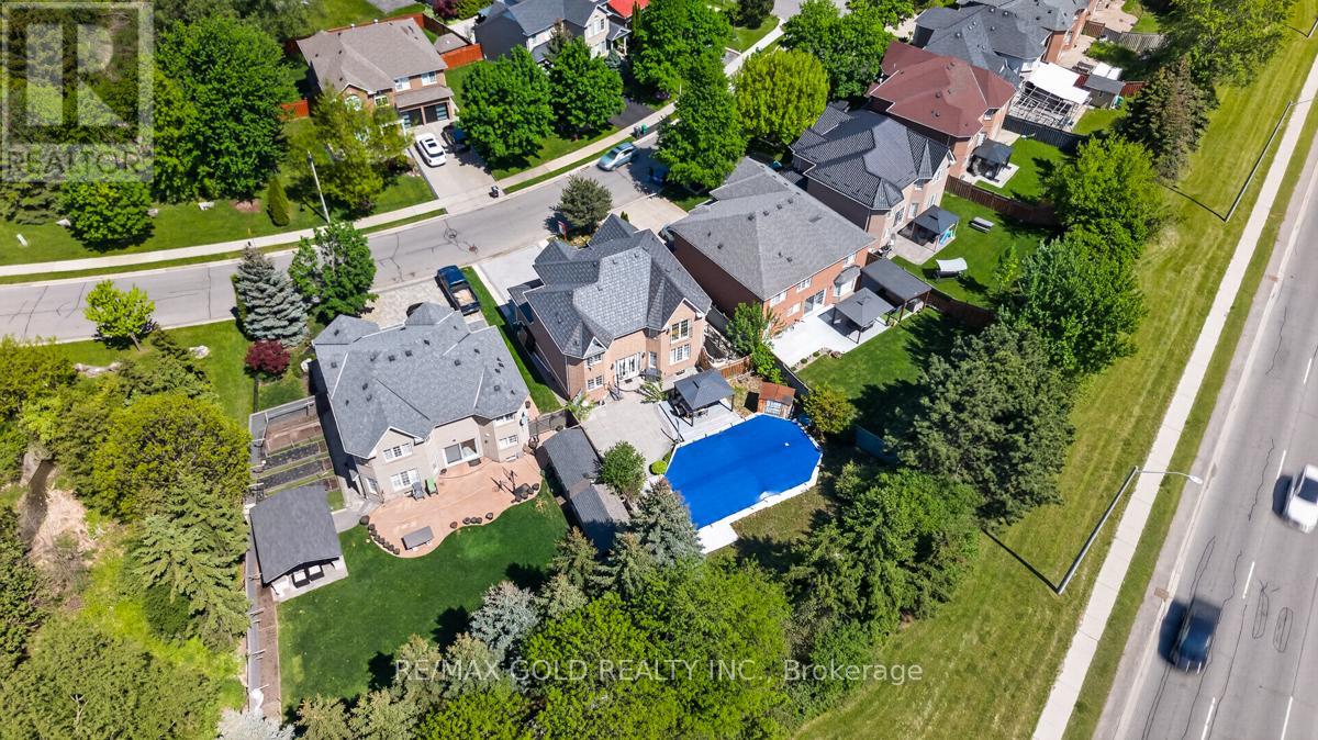 61 WHITWELL DRIVE - 42
