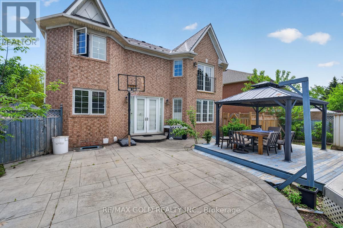 61 WHITWELL DRIVE - 43