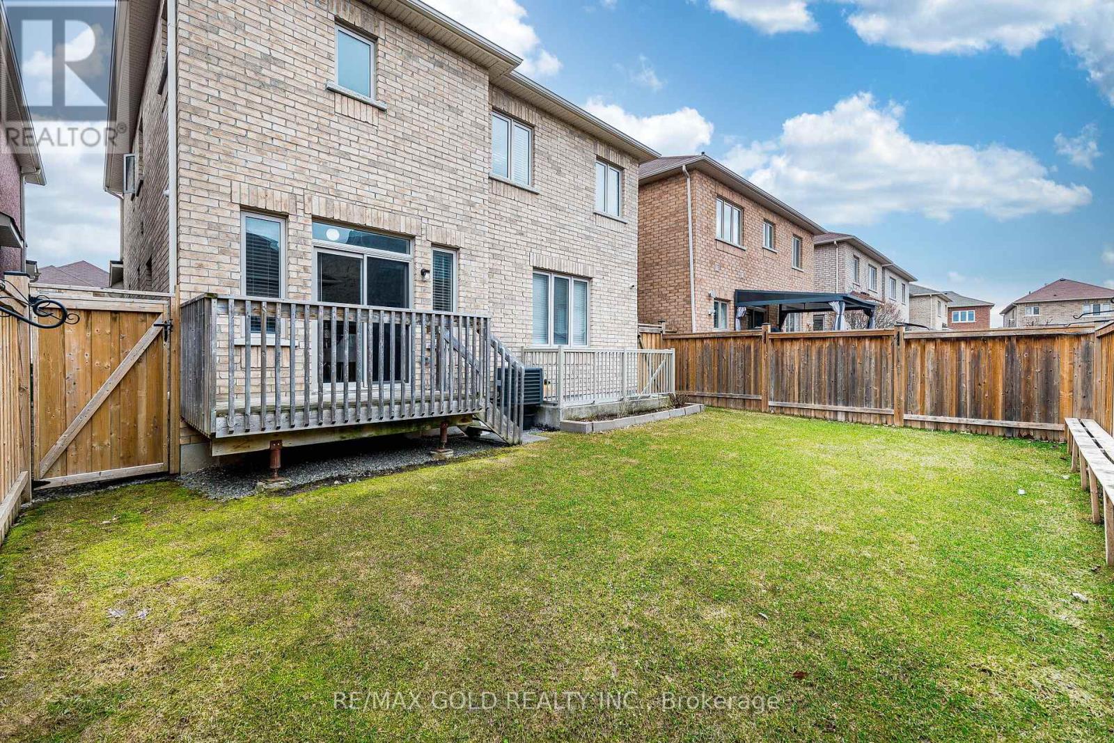 14 LLOYD CRESCENT - 39