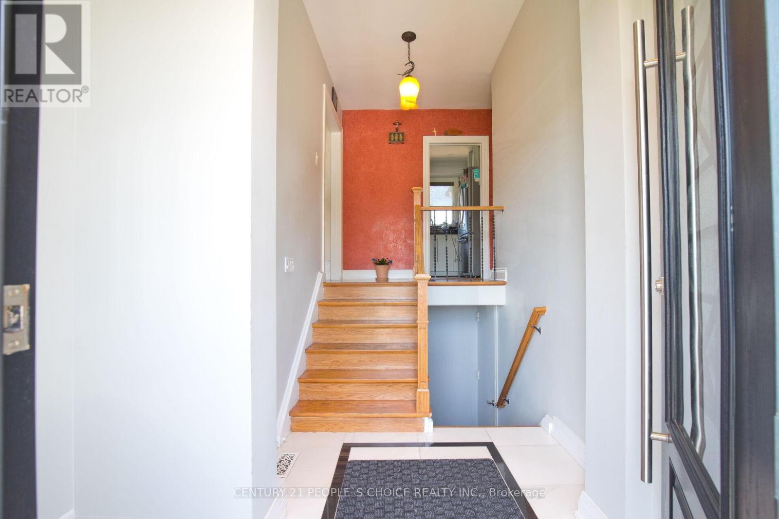 50 JEFFCOAT DRIVE - 4