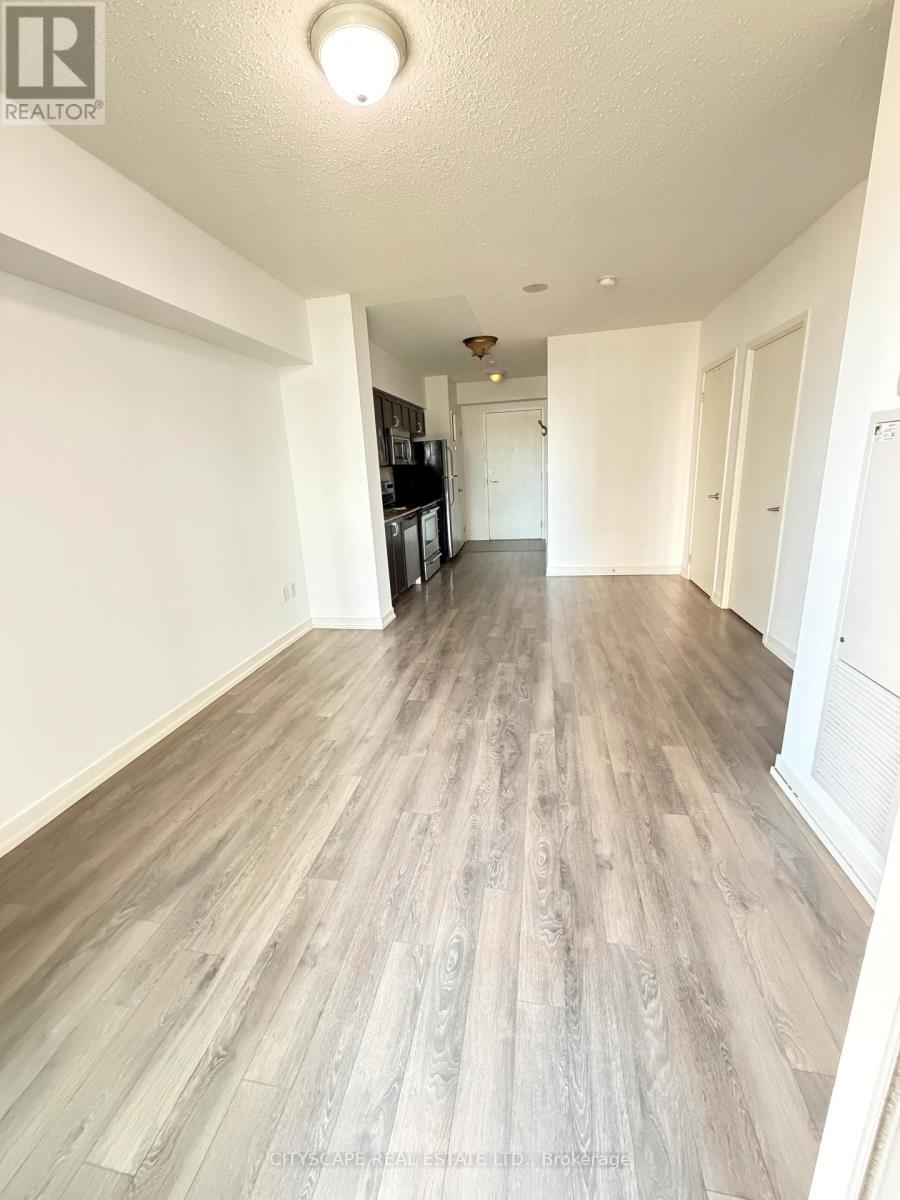 #801 816 LANSDOWNE AVENUE - Image 3