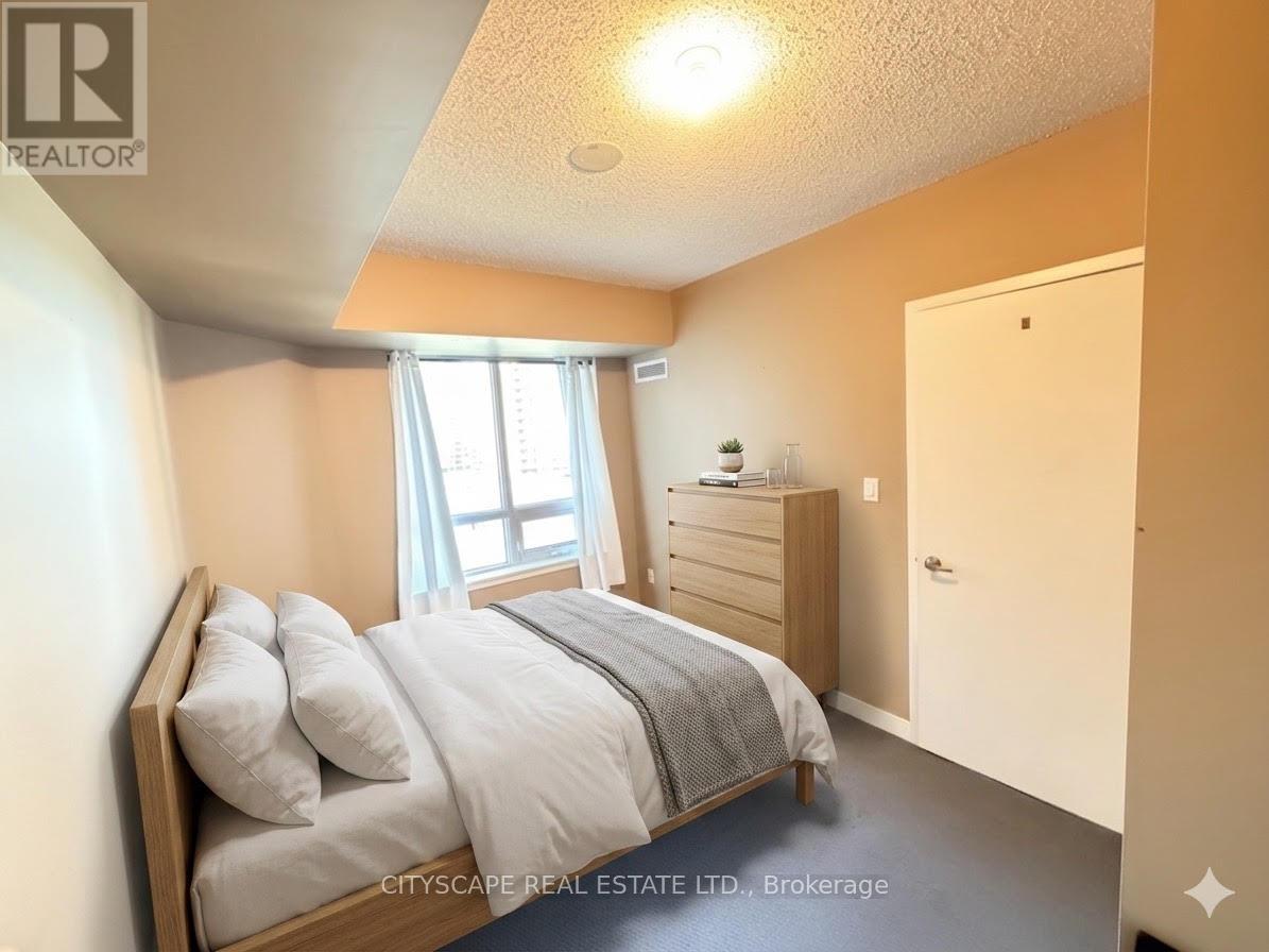 #801 816 LANSDOWNE AVENUE - 4