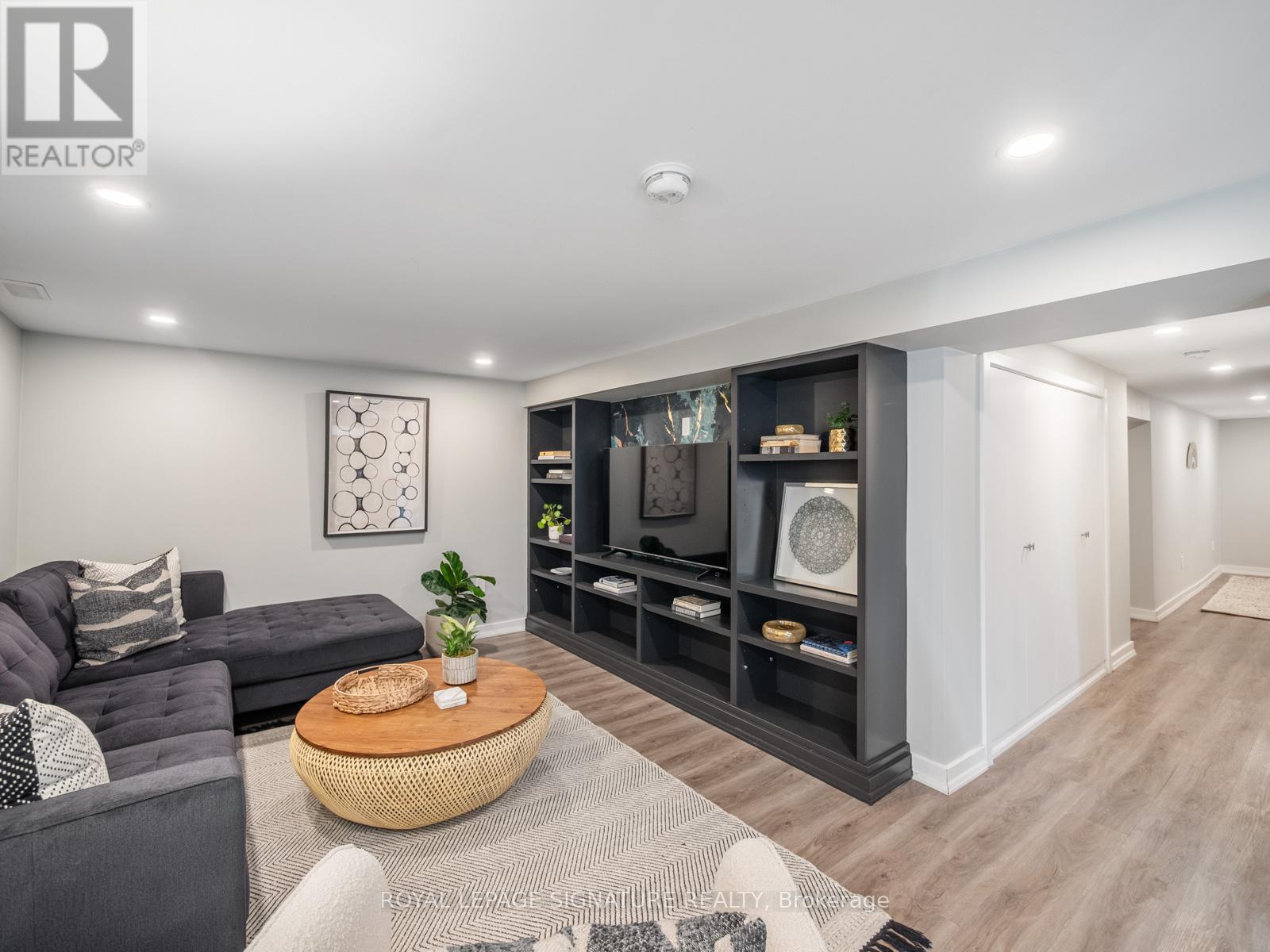 316 BLANTYRE AVENUE - 29
