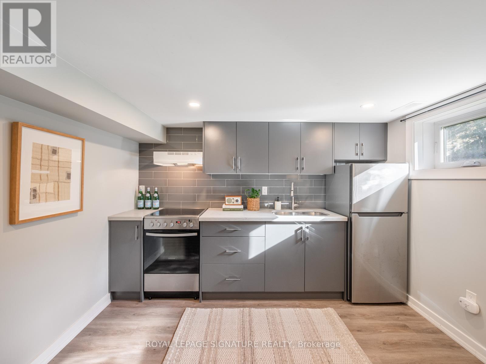 316 BLANTYRE AVENUE - 32