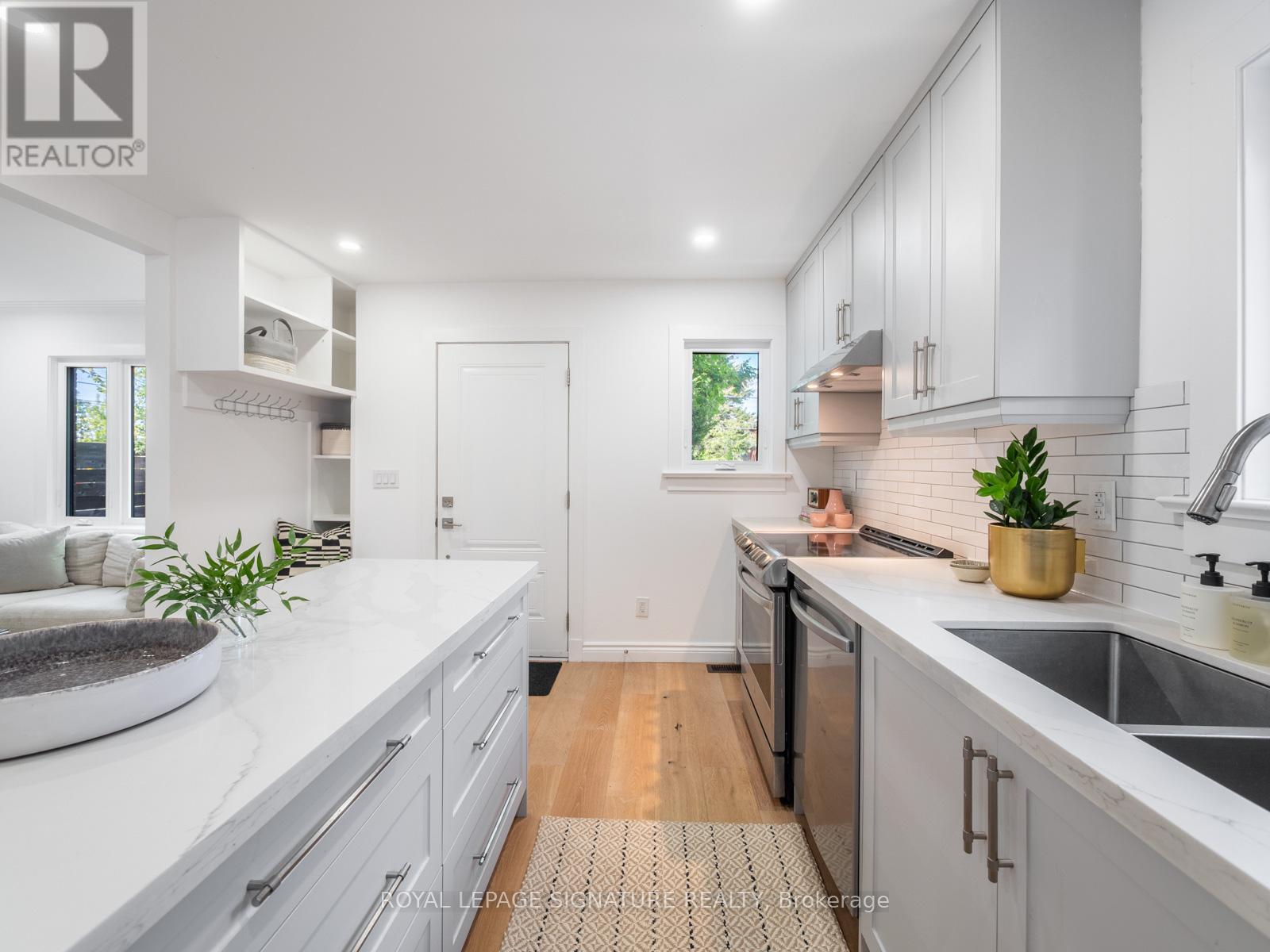 316 BLANTYRE AVENUE - 7