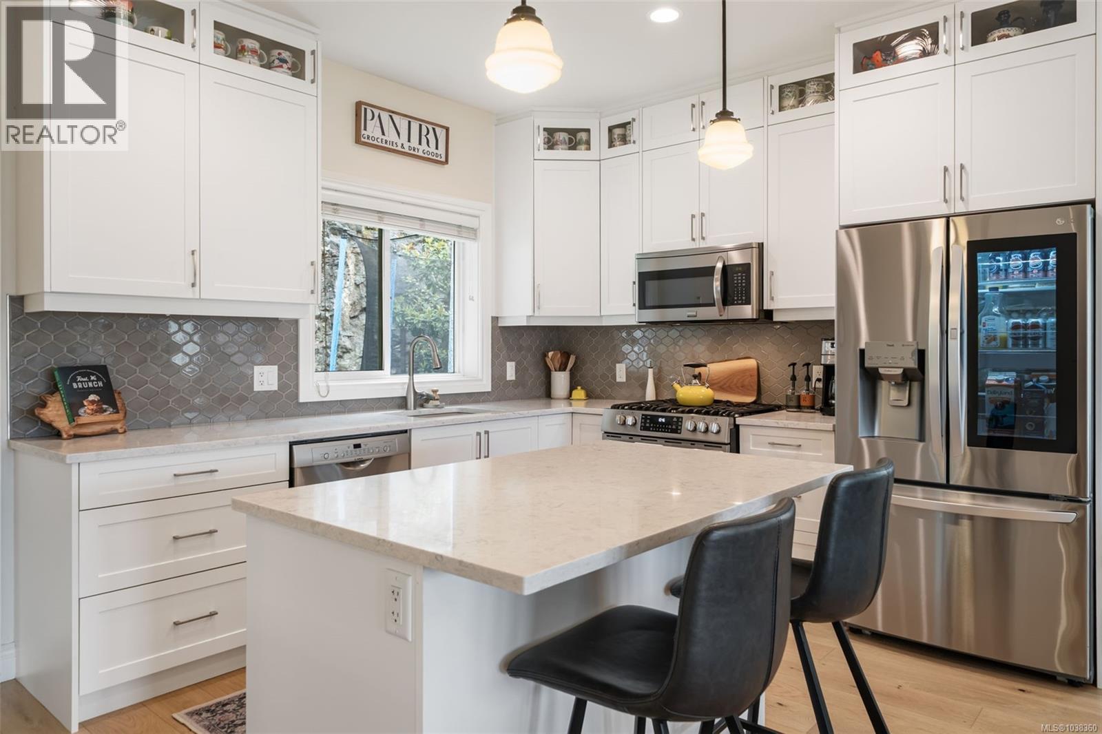 3479 Ambrosia Cres - 11