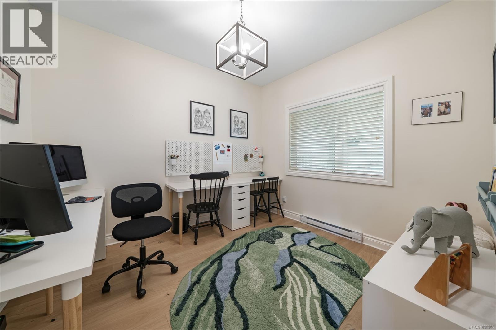 3479 Ambrosia Cres - 14