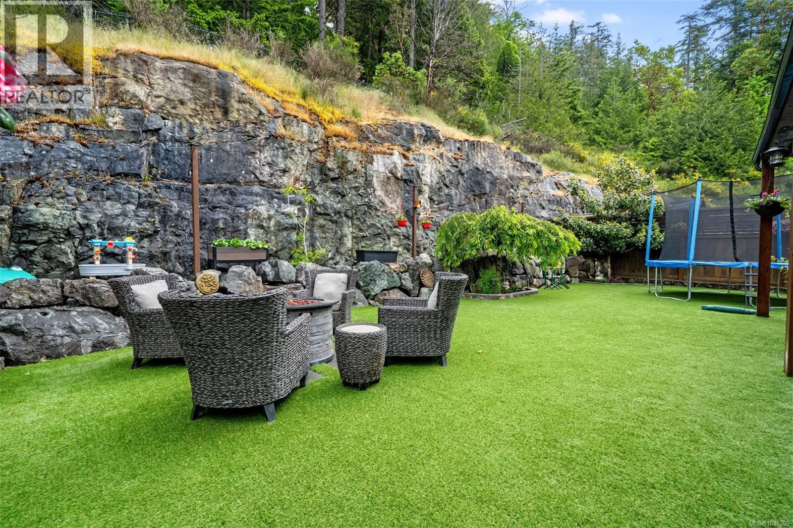 3479 Ambrosia Cres - 38