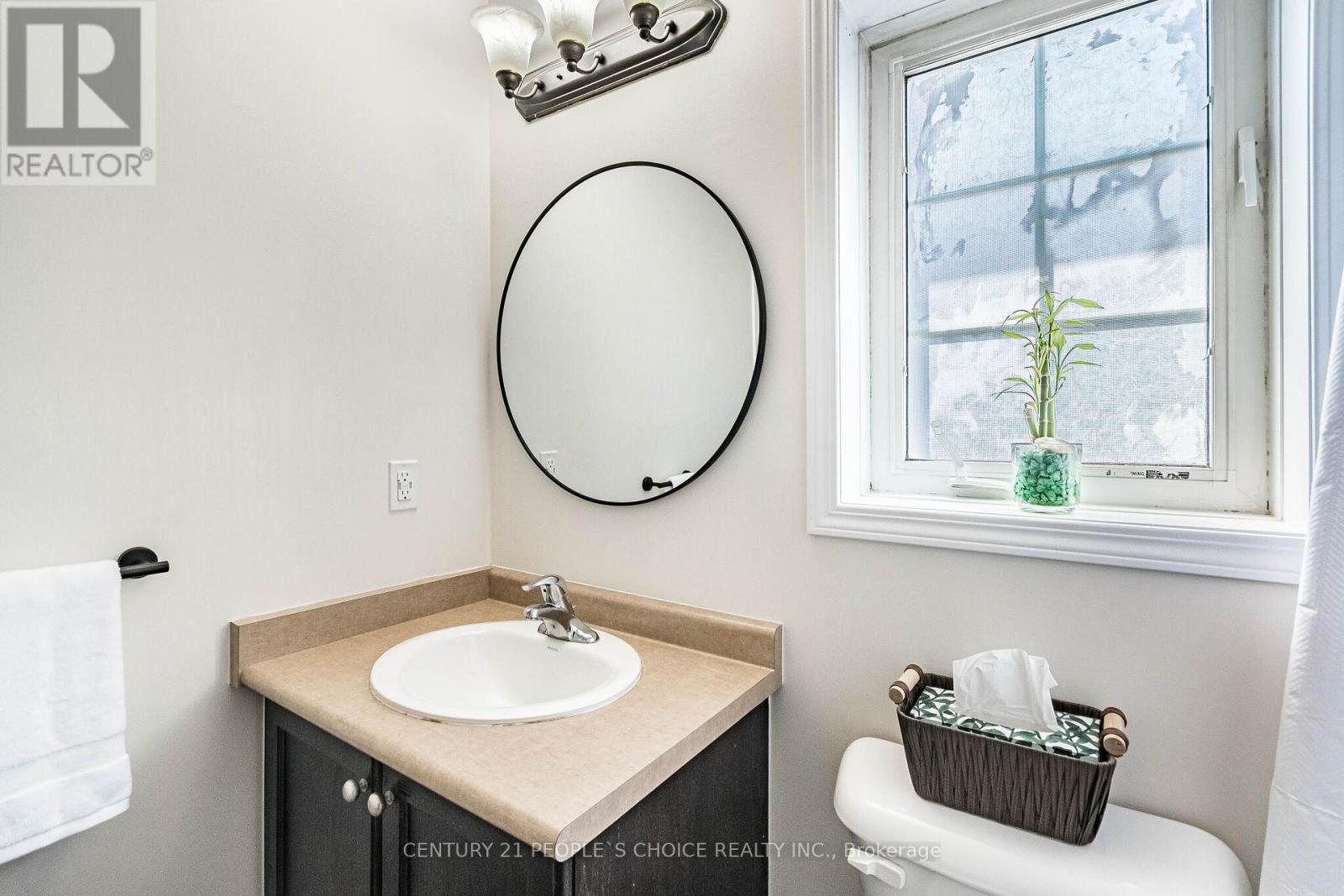 #9 35 MOUNTFORD DRIVE - 31