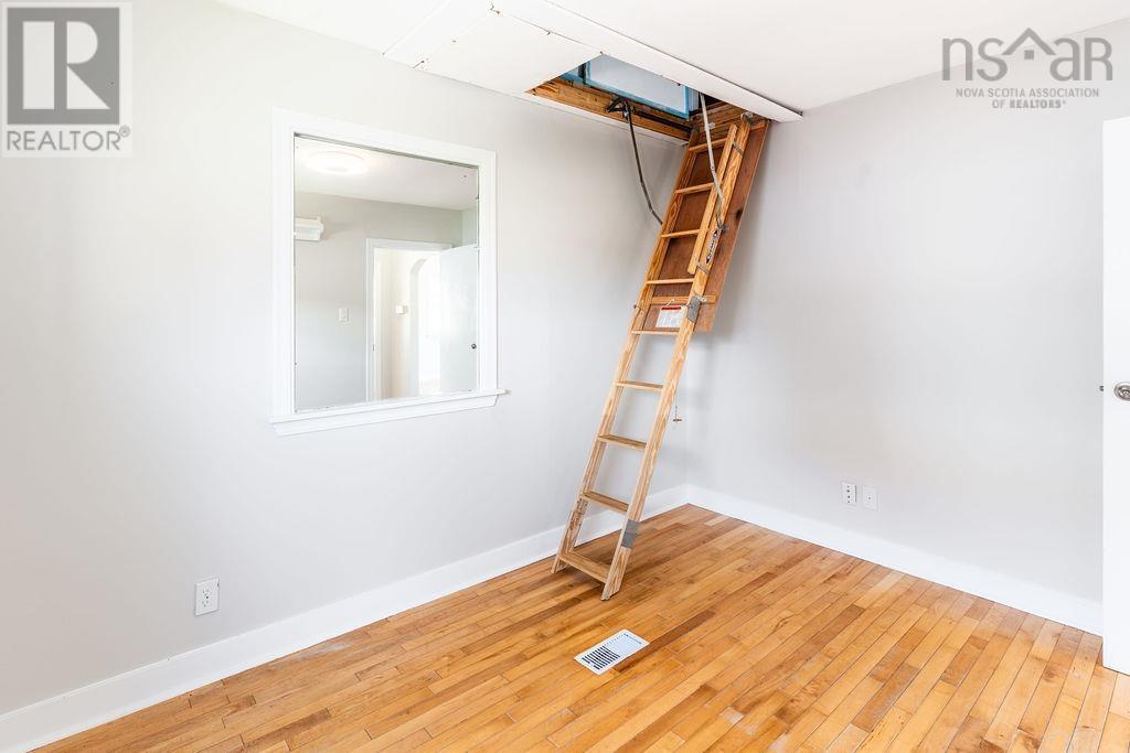 119 Howard Avenue - 29