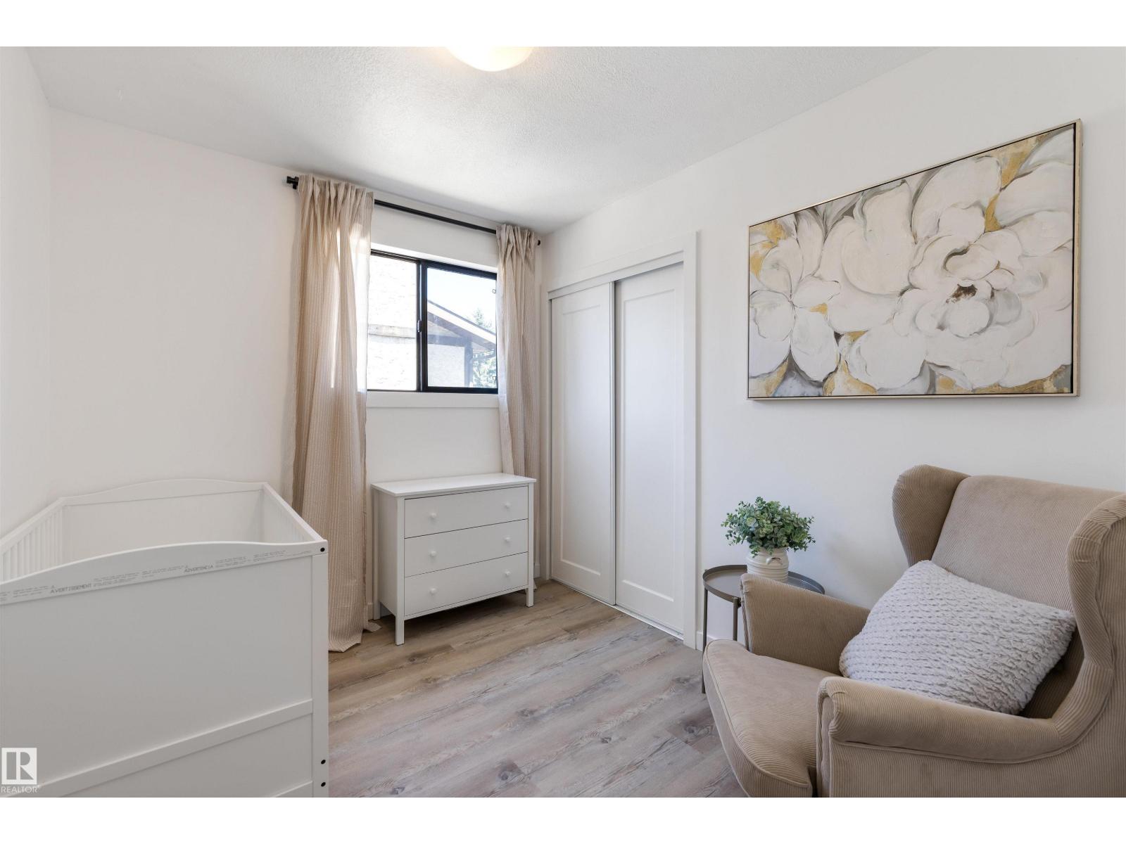 38 WOODCREST AV - 34