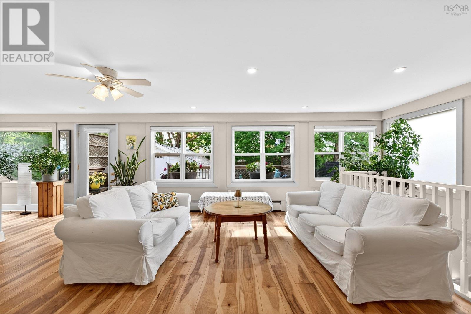 Property 26 of 50 of 2434 Connaught Avenue