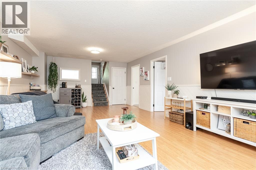 11 WENDY Crescent - 23