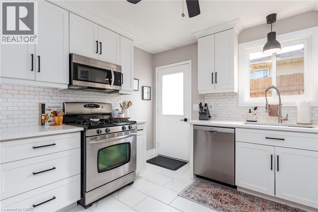 11 WENDY Crescent - 12