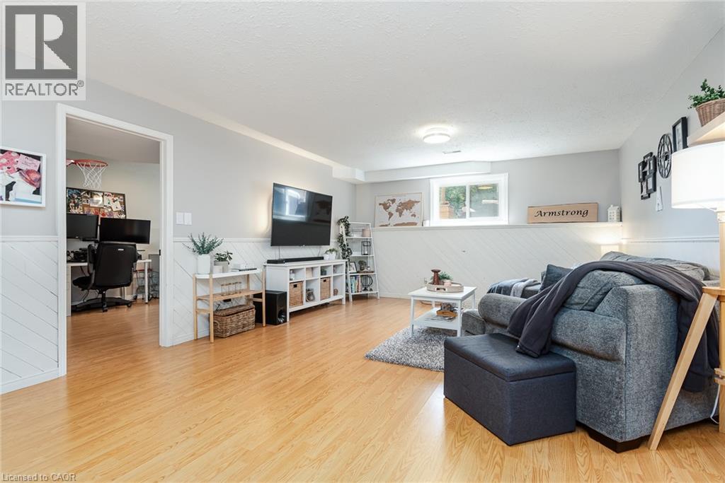 11 WENDY Crescent - 22