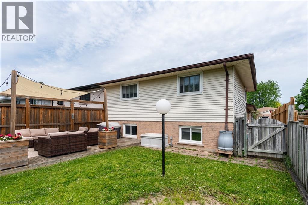 11 WENDY Crescent - 34