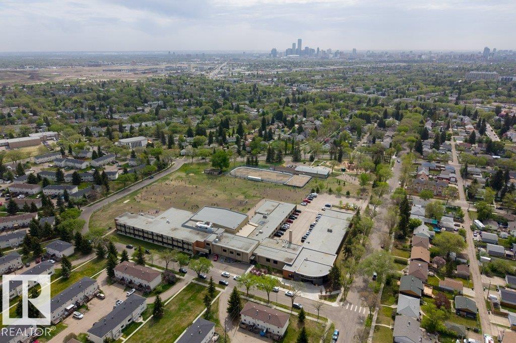 13056 SHERBROOKE AV NW - 55