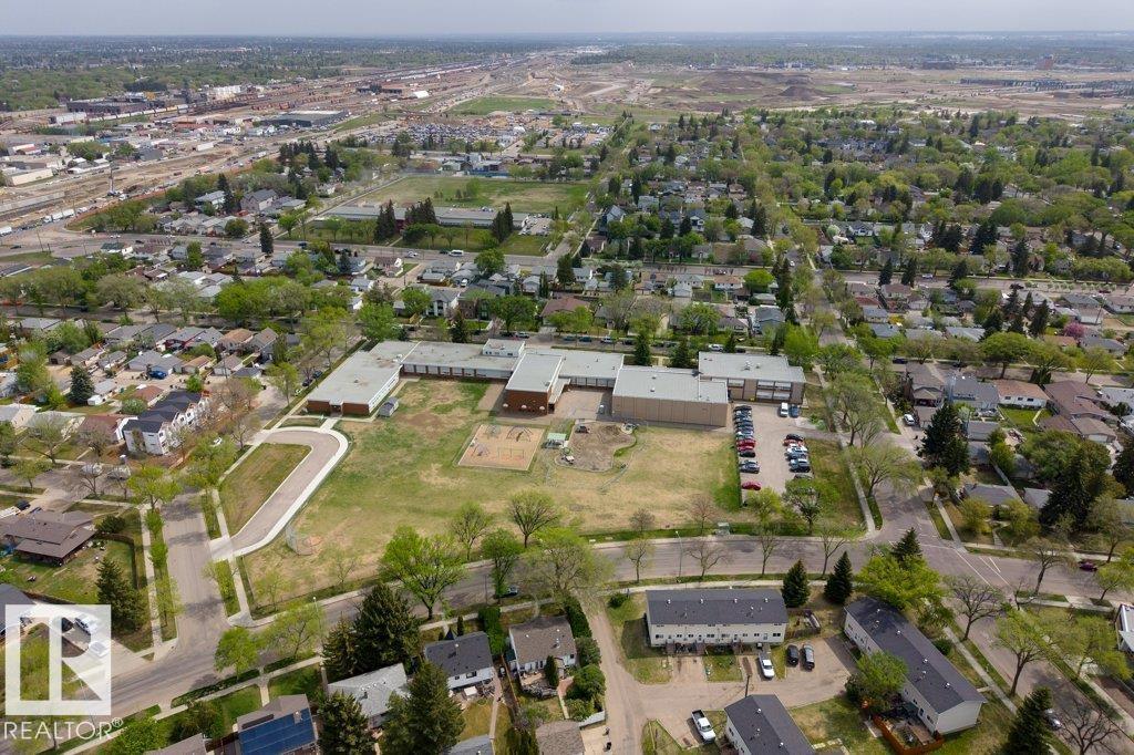 13056 SHERBROOKE AV NW - 56