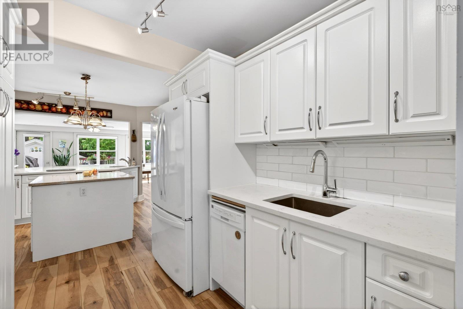 Property 24 of 50 of 2434 Connaught Avenue