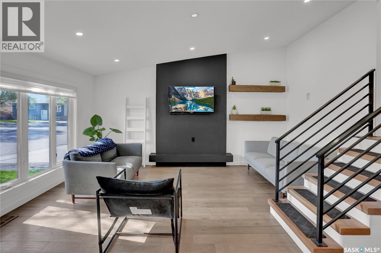 1114 Bayda CRESCENT - Image 3