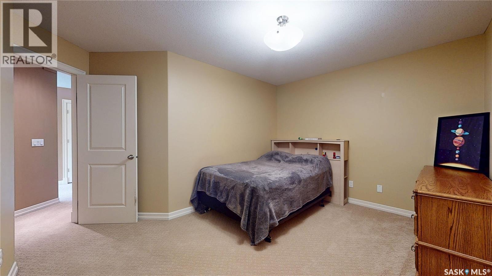 1538 Lakeridge DRIVE N - 53