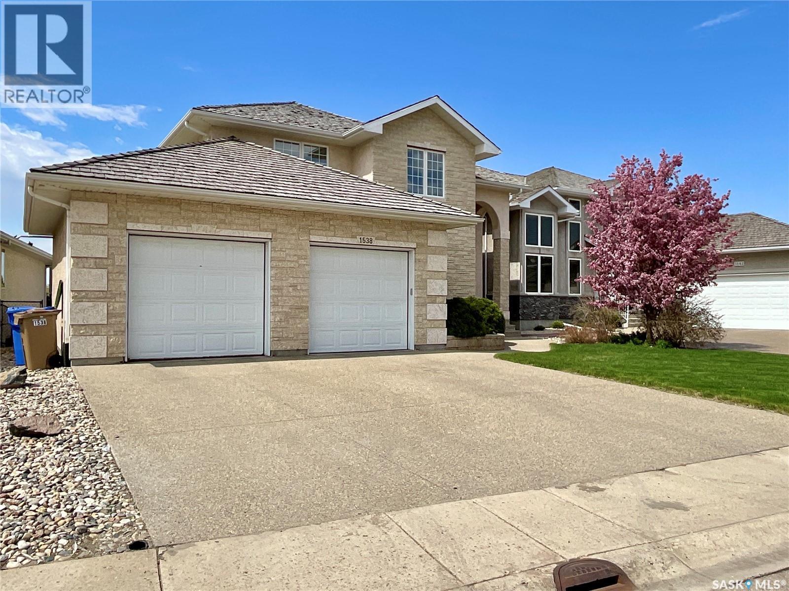 1538 Lakeridge DRIVE N - 66