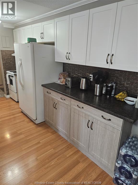 #108 925 GRAND AVENUE West - 21