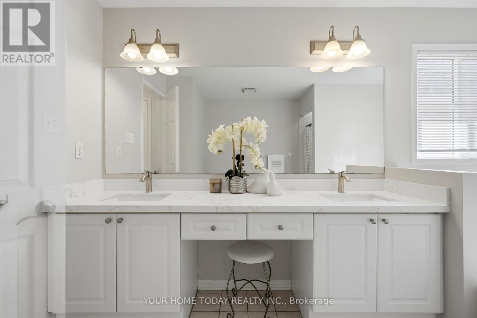 5 CURRY CRESCENT - 21