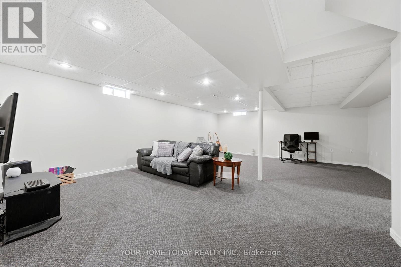 5 CURRY CRESCENT - 27