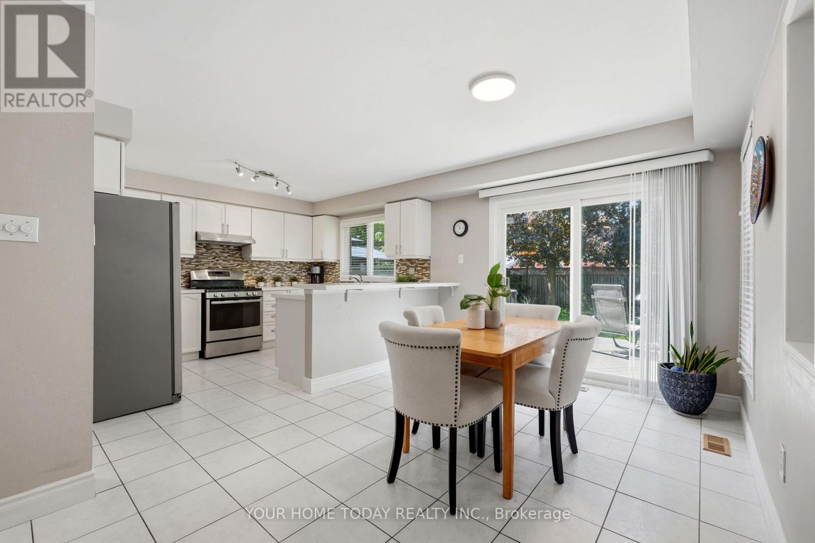 5 CURRY CRESCENT - 7