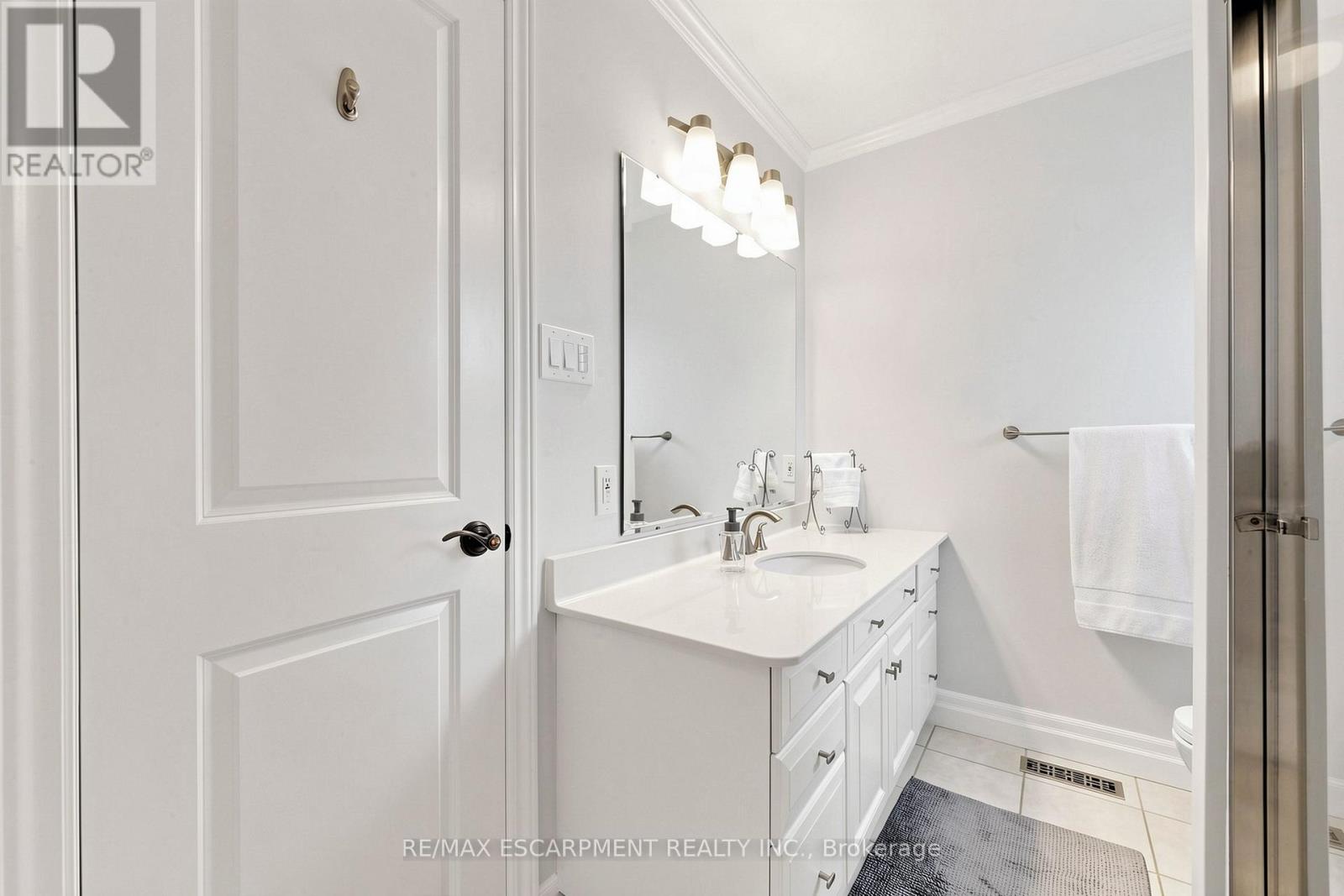 1365 ESTER DRIVE - 21