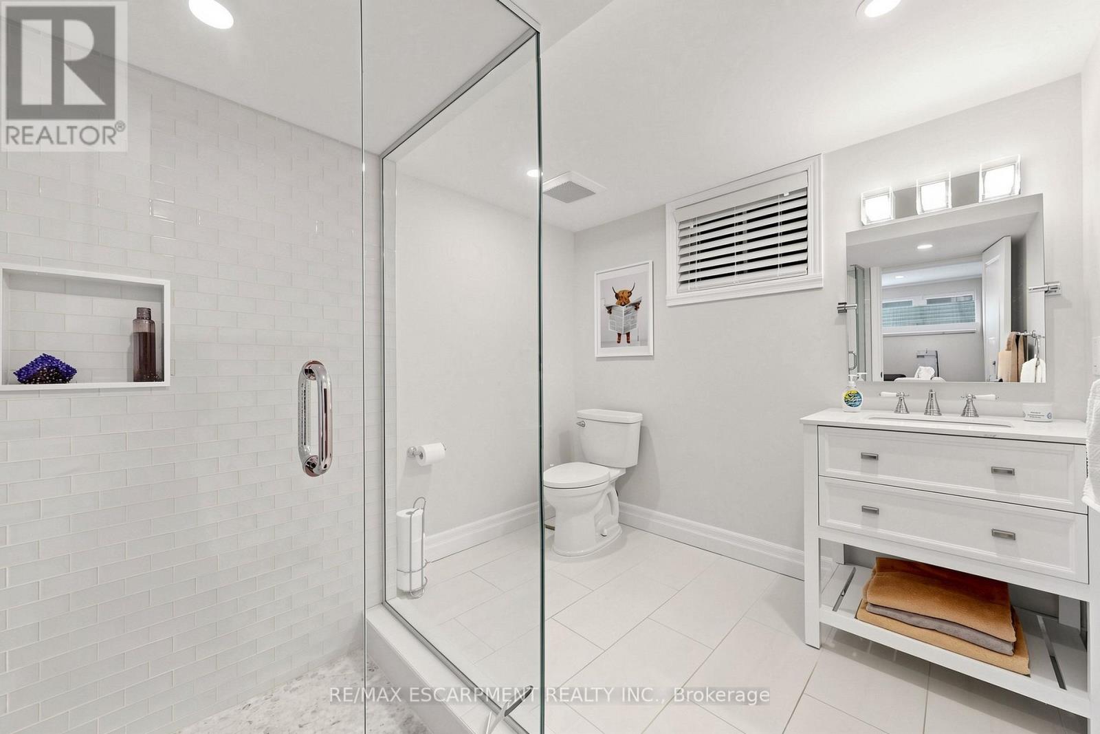 1365 ESTER DRIVE - 28