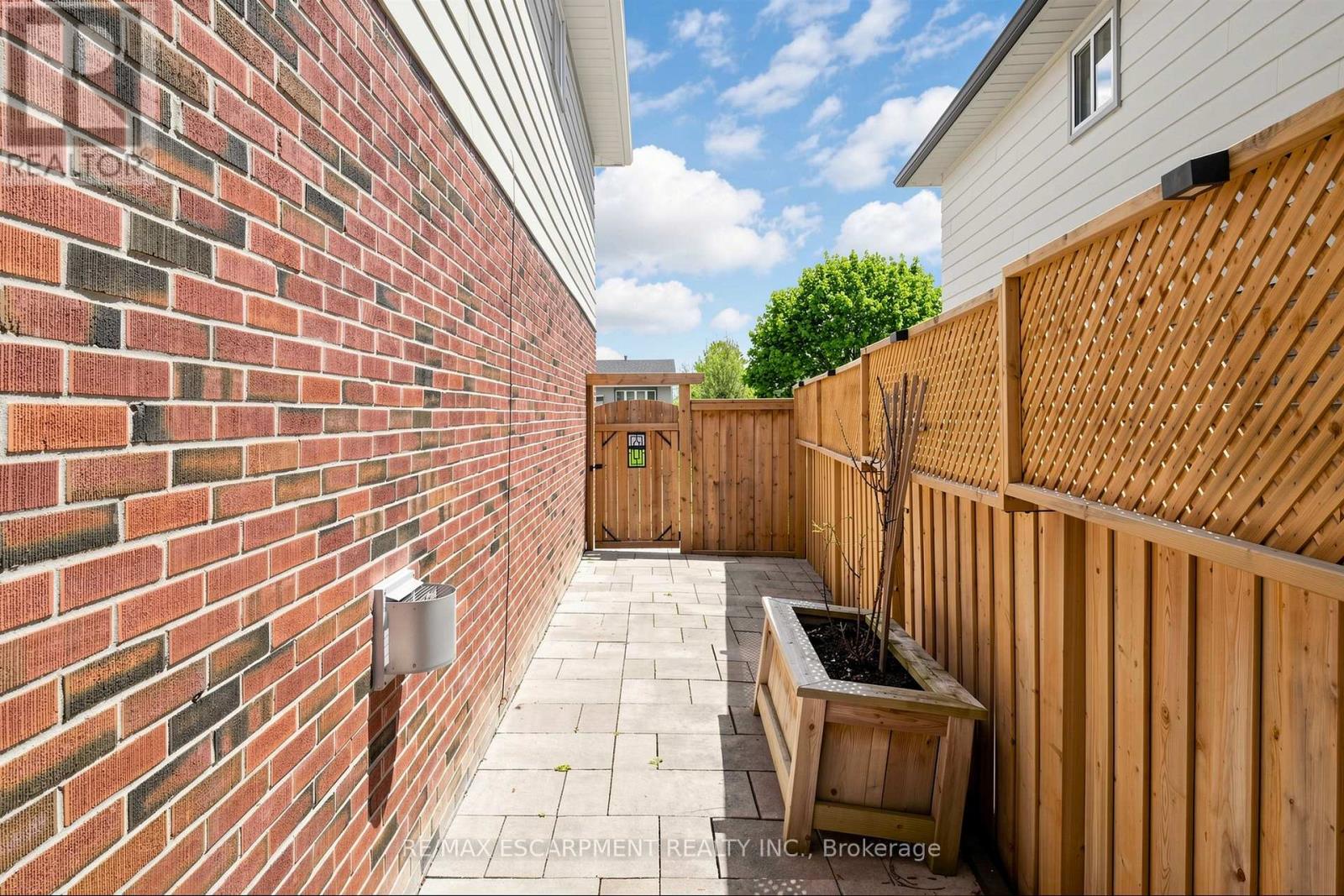 1365 ESTER DRIVE - 31