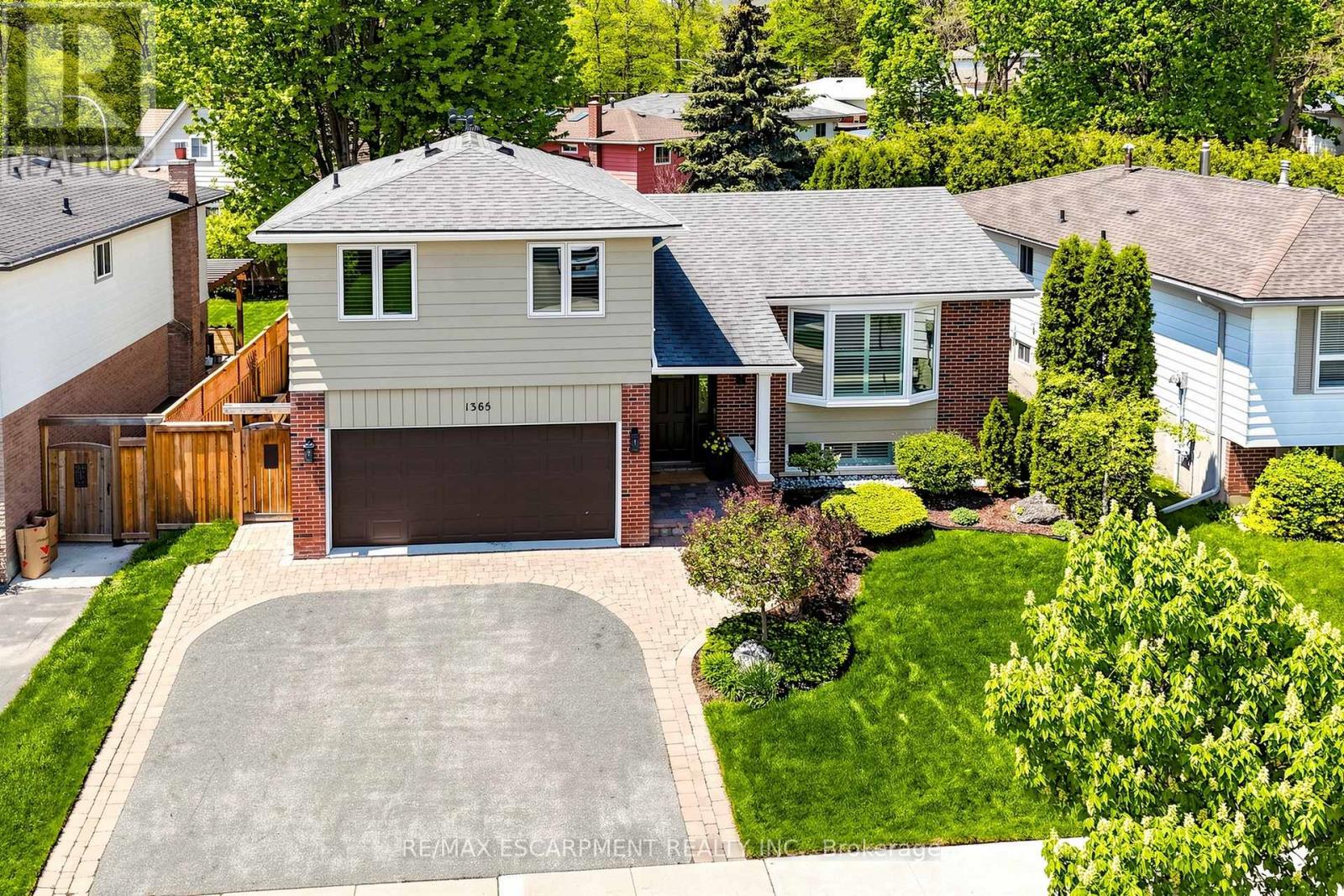 1365 ESTER DRIVE - 44