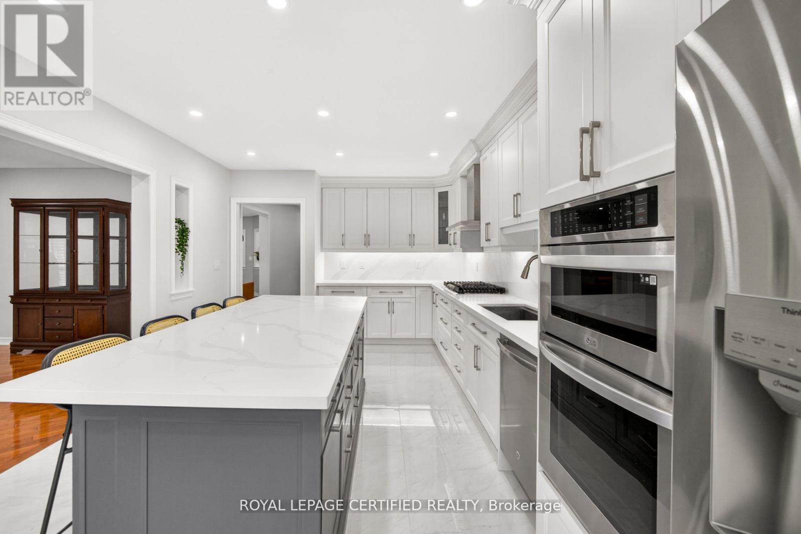 643 GARDEN WALK - 14